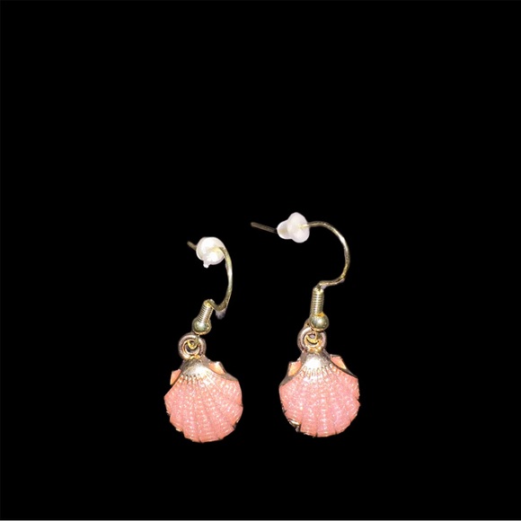 Pink Clam Shell Wire Hook Earrings in Gold Tone - Picture 3 of 4